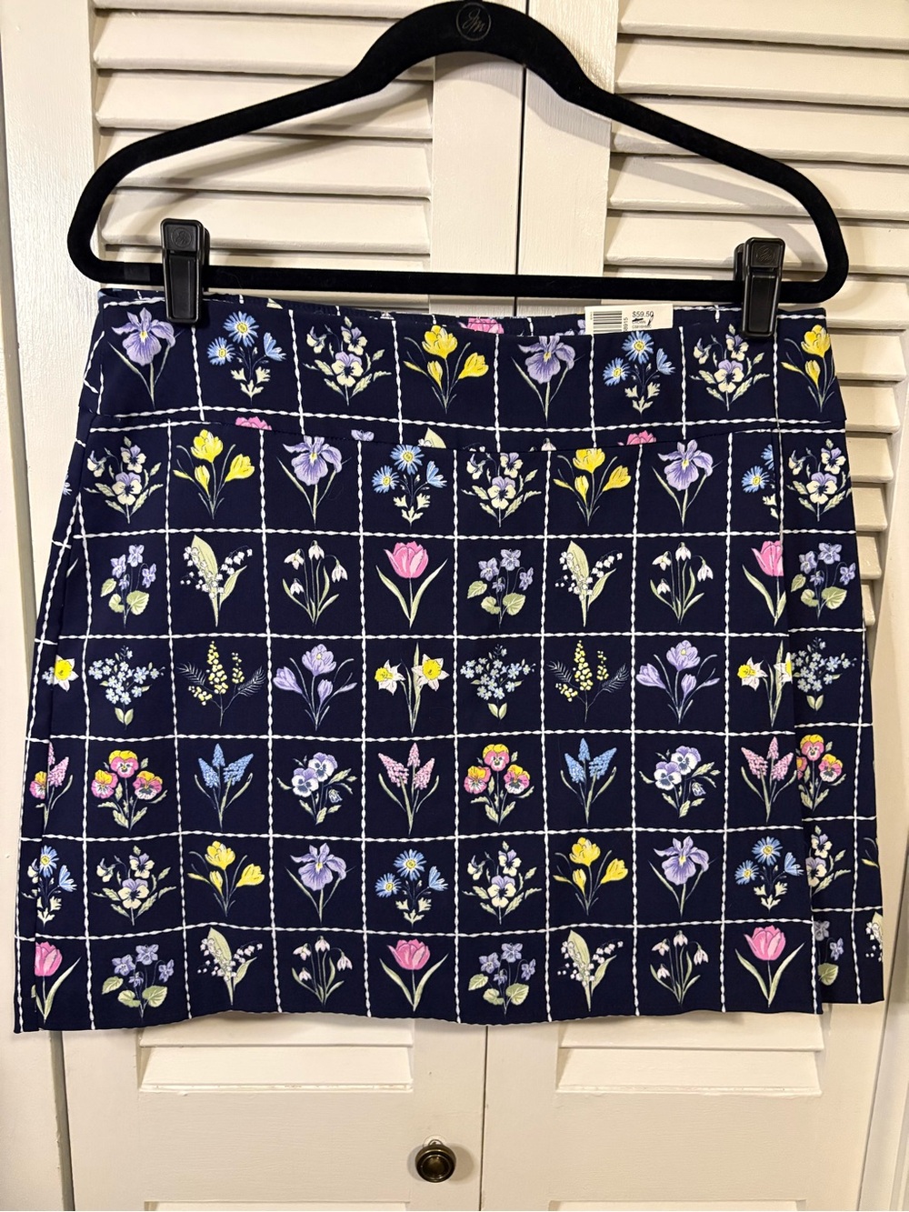 NWT - Crown and Ivy - Mini Skort